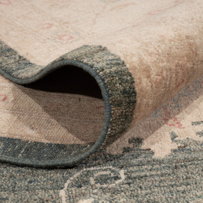 Ziegler Carpet - 392 x 302 cm - mintgrön