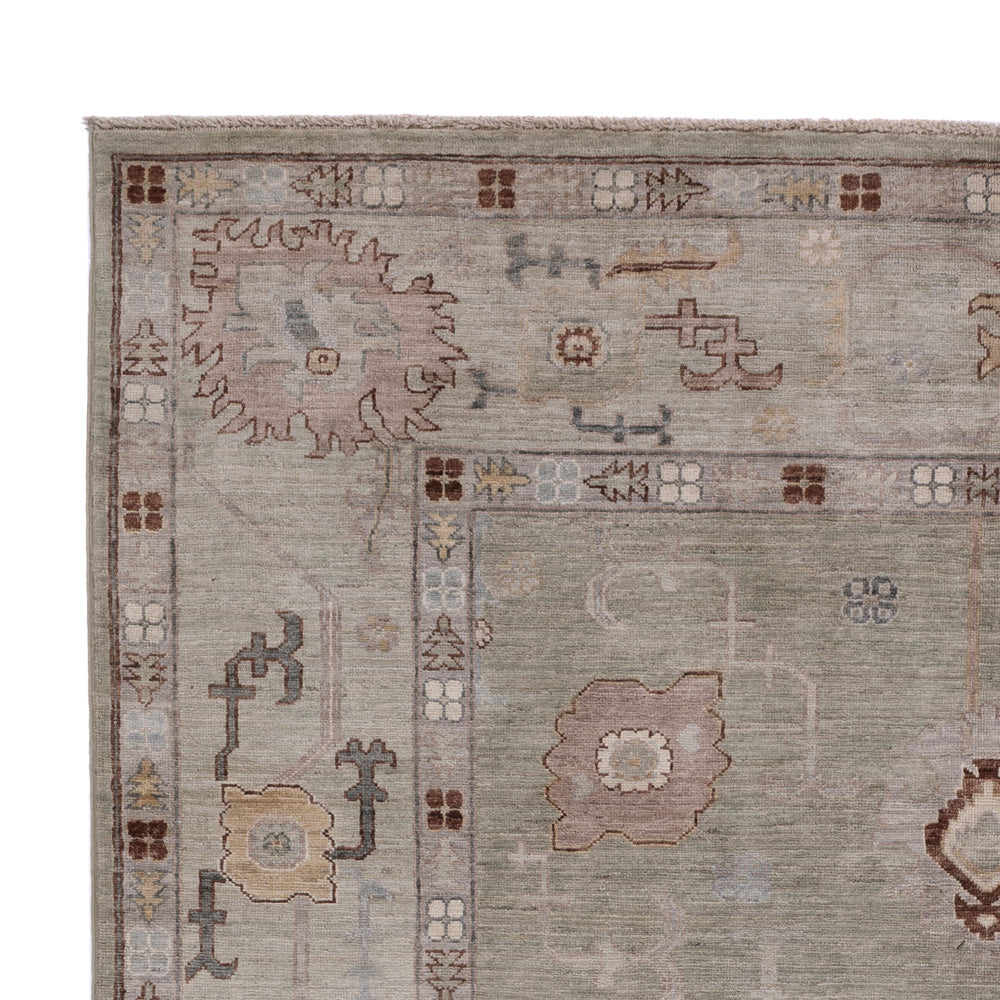 Ushak Mattan 246x174cm - Oriental Carpet