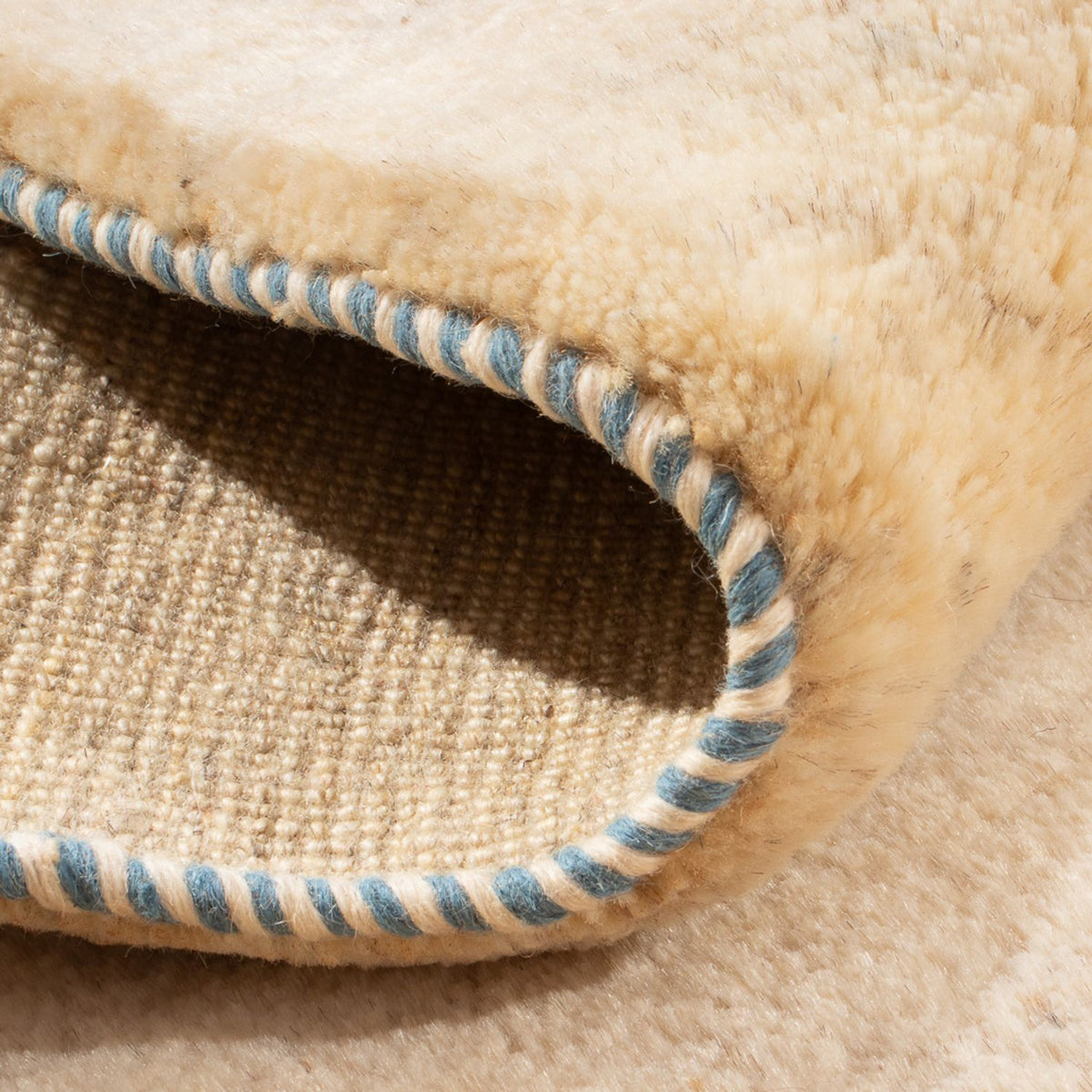 Gabbeh-matta - persisk - 127 x 83 cm - naturvit