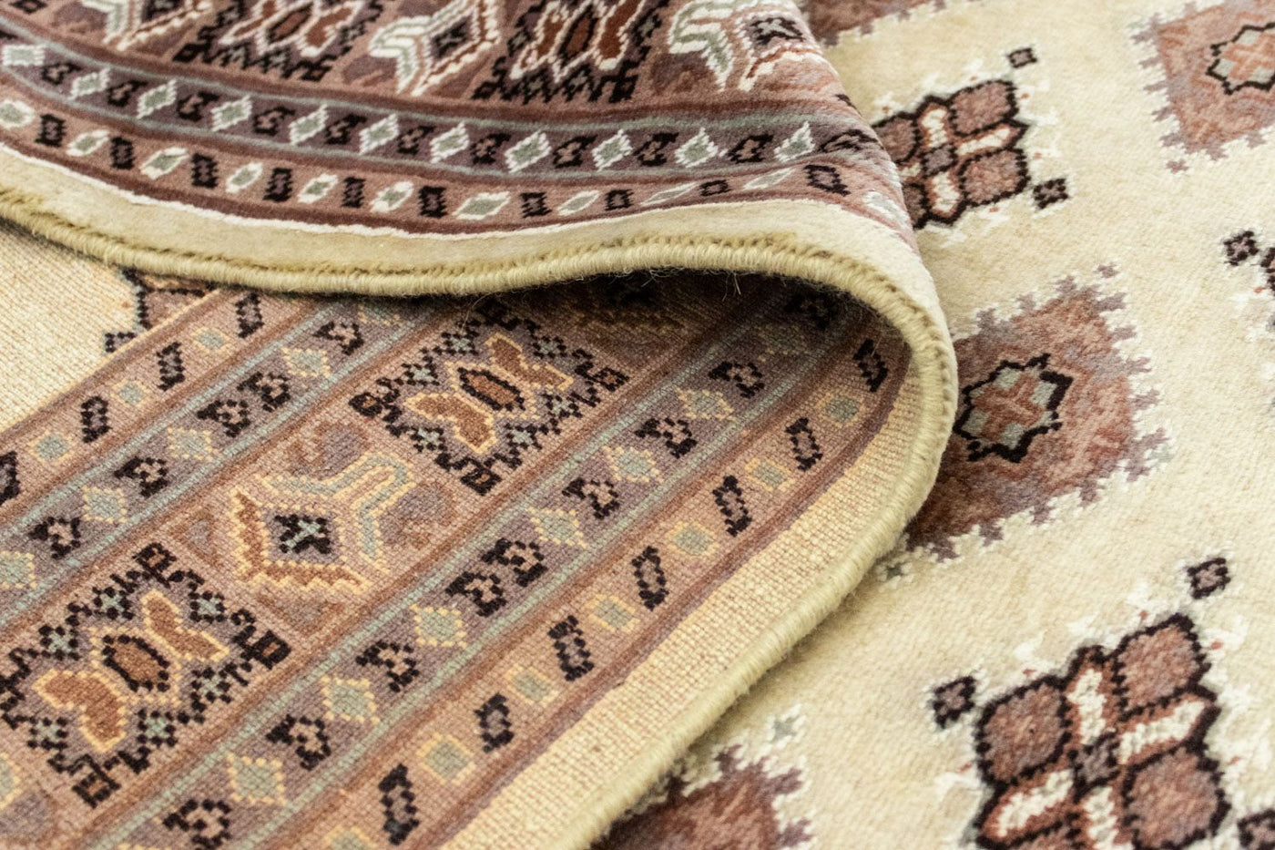 Pakistanska mattan - 188 x 126 cm - beige