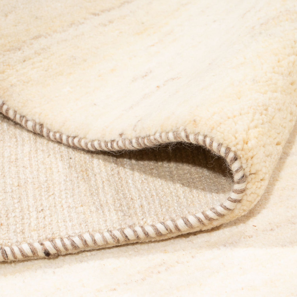 Gabbeh-matta - persisk - 282 x 248 cm - ljusbeige