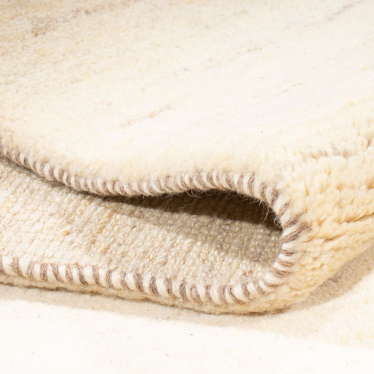 Gabbeh-matta - persisk - 232 x 174 cm - naturvit