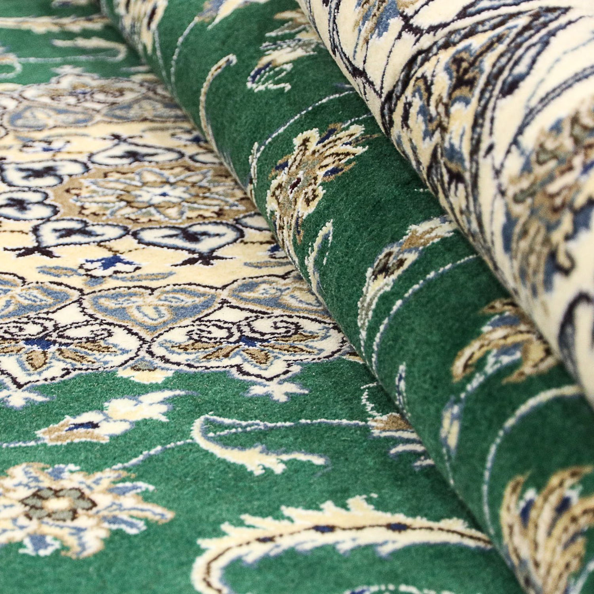 Persisk matta - Nain - 286 x 200 cm - mörkgrön