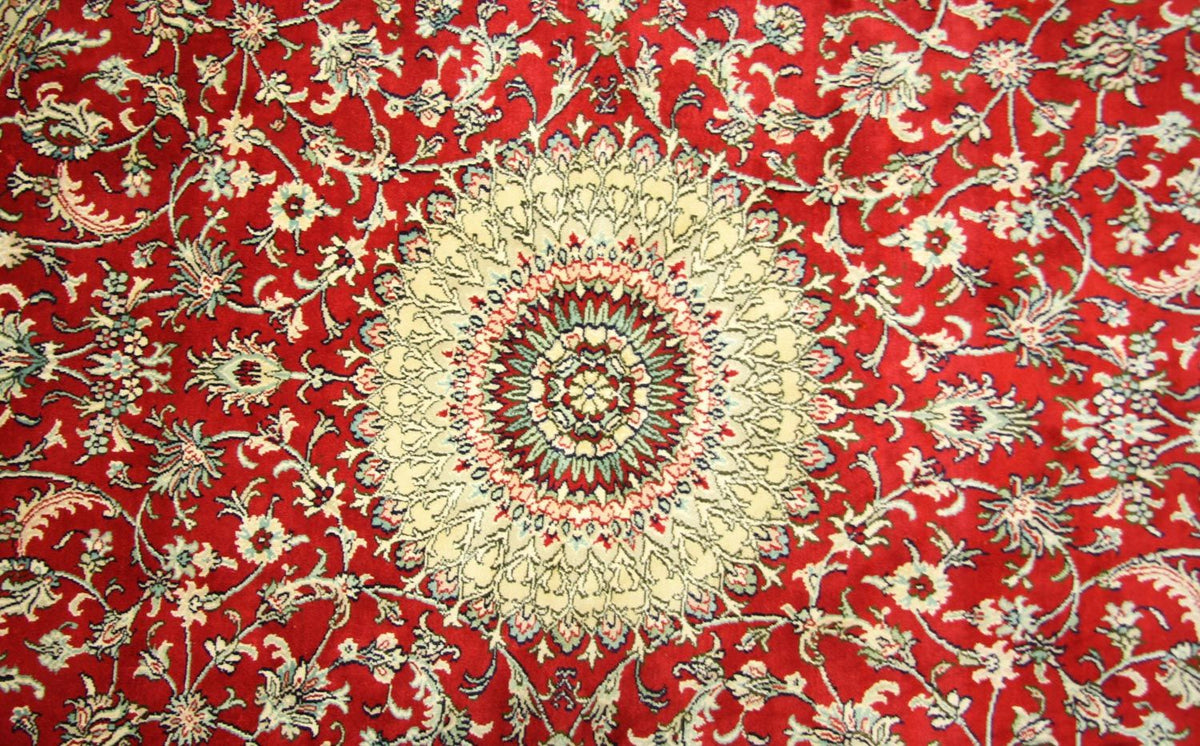 Sidenmatta - Kashmir Silk runt  - 183 x 183 cm - röd