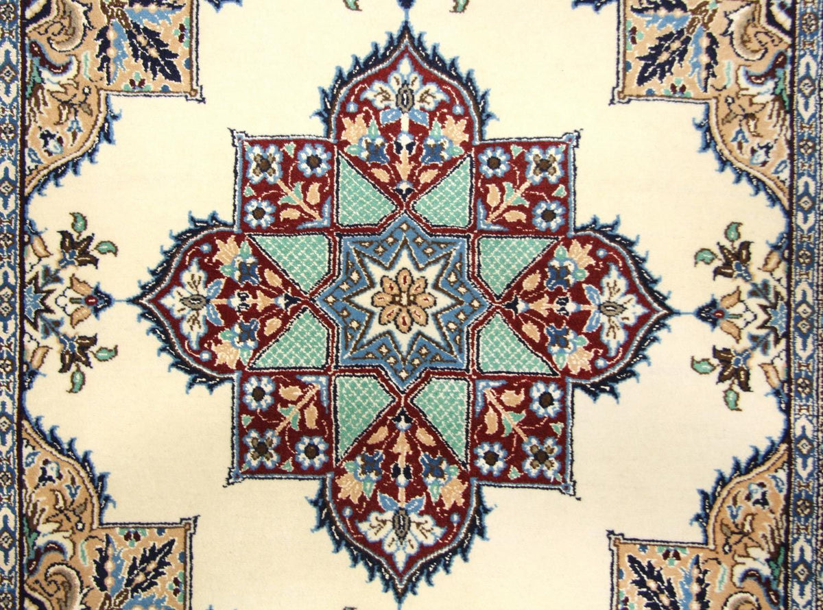 Persisk matta - Nain kvadrat  - 105 x 97 cm - naturvit