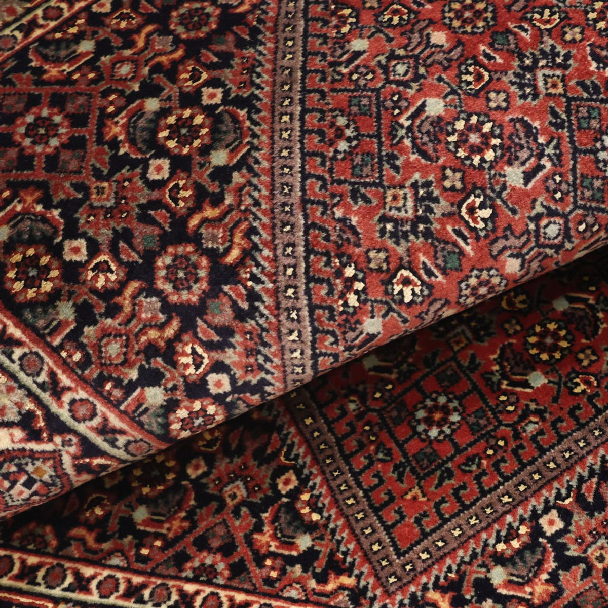 Persisk matta - Bijar - 136 x 70 cm - mörkröd