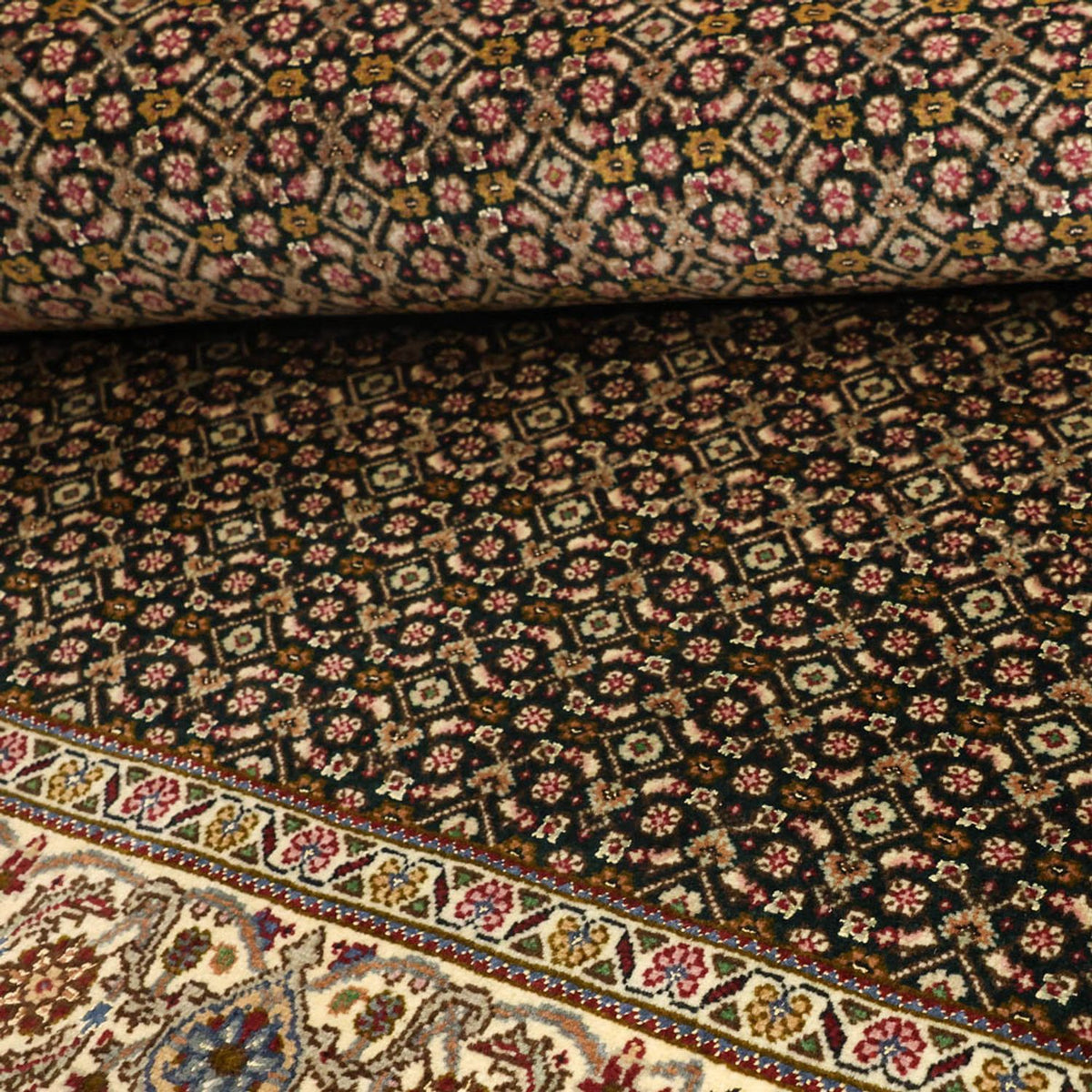 Persisk matta - Tabriz - Royal - 144 x 106 cm - olivgrön