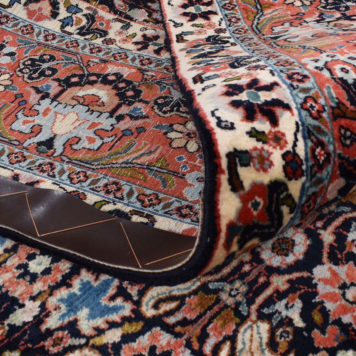 Persisk matta - Bijar kvadrat  - 254 x 243 cm - mörkröd