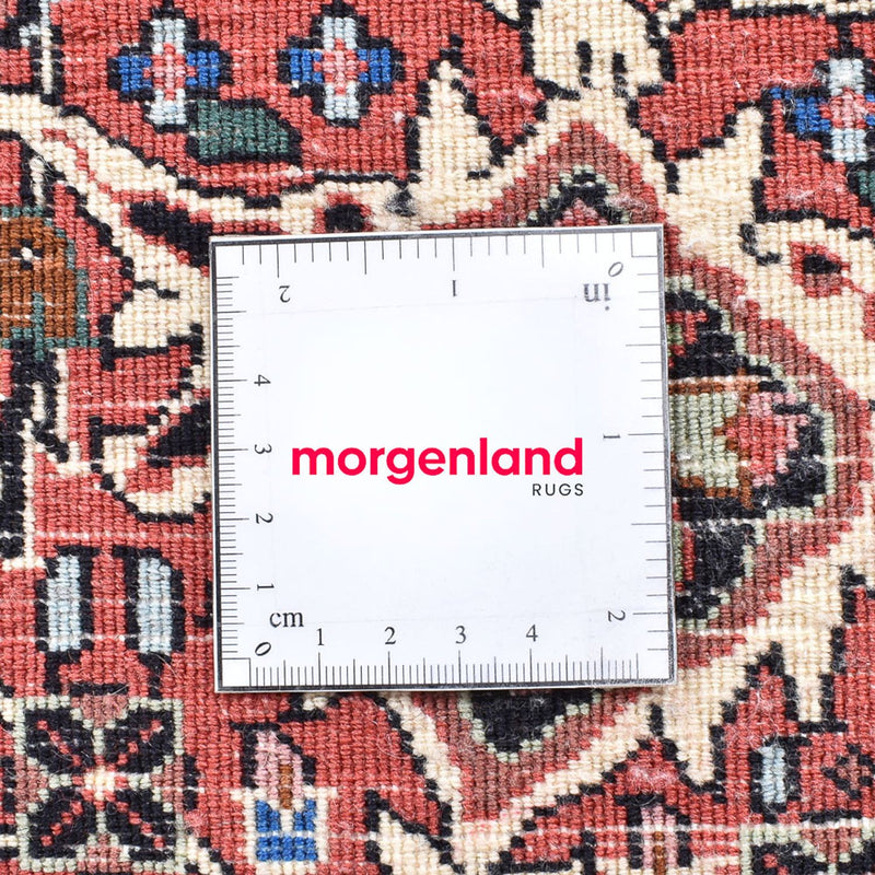 Persisk matta - Bijar - 240 x 240 cm - mörkröd