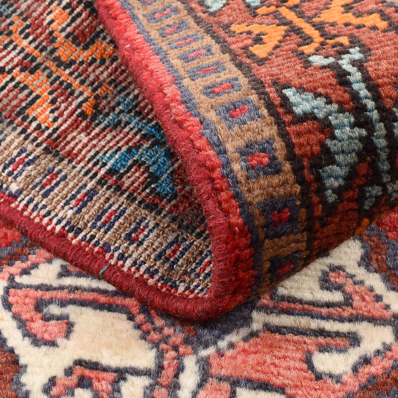 Persisk matta - Bijar - 113 x 64 cm - röd