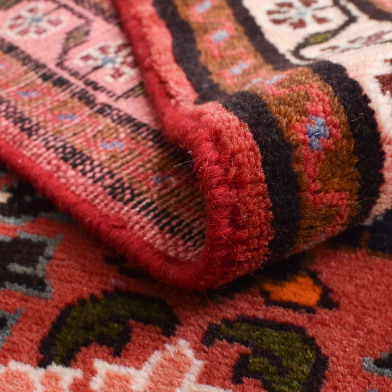 Persisk matta - Nomadic - 136 x 76 cm - mörkröd