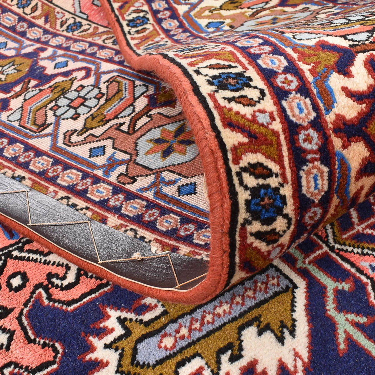 Persisk matta - Nomadic kvadrat  - 200 x 194 cm - ljusröd