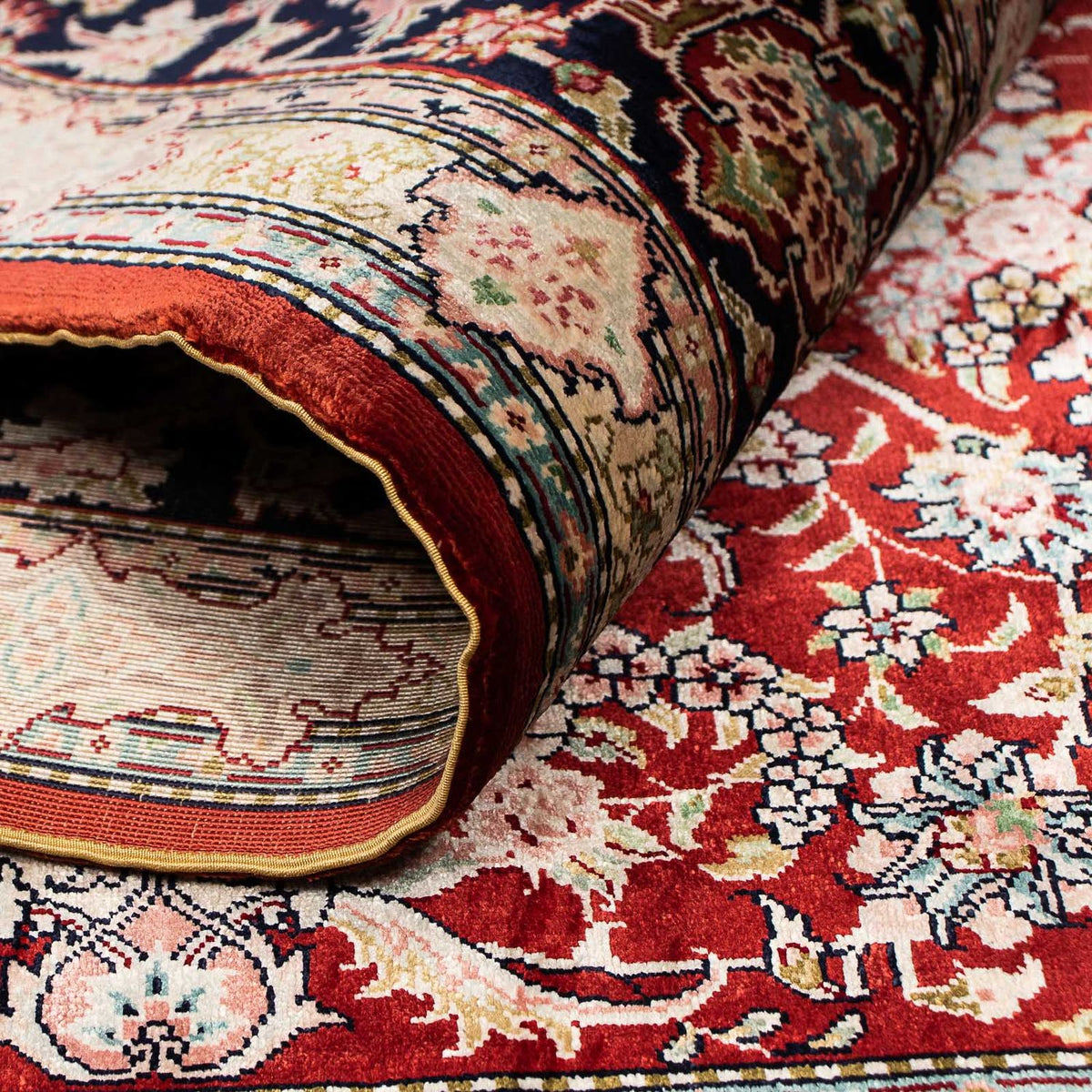 Silk matta - China Silk - 183 x 122 cm - mörkröd