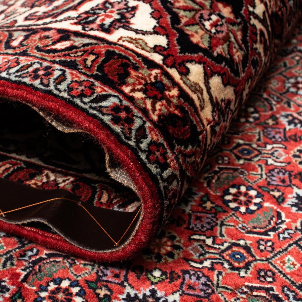 Persisk matta - Bijar - 259 x 200 cm - mörkröd