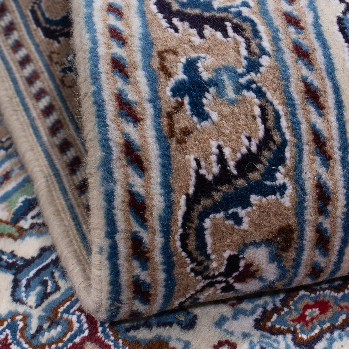 Persisk matta - Nain kvadrat  - 209 x 194 cm - mörkröd