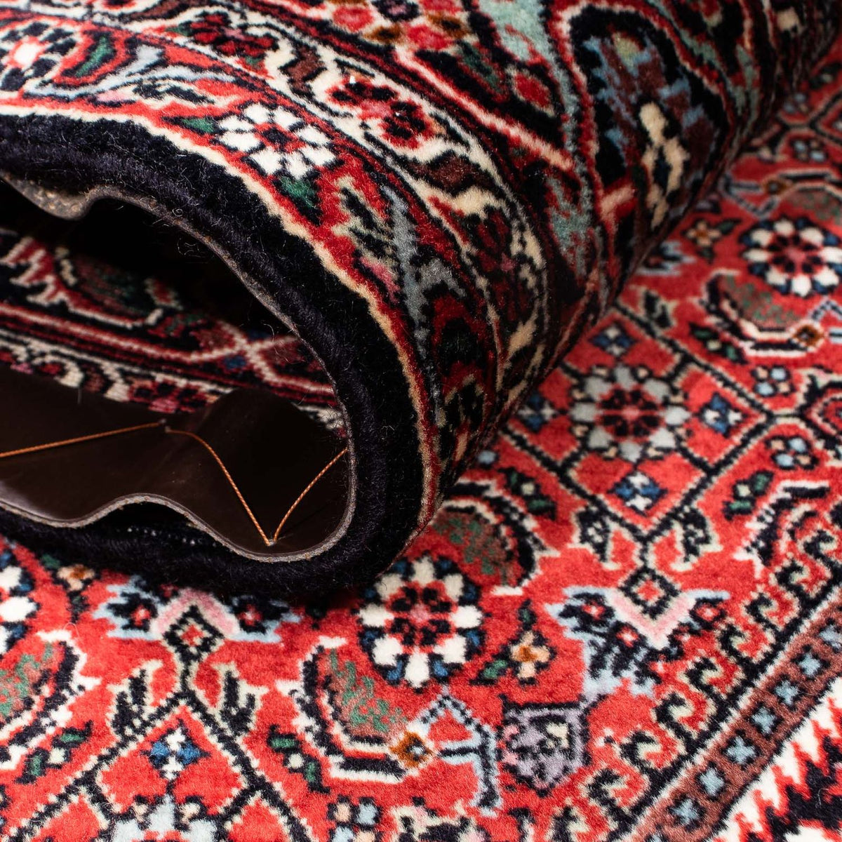 Persisk matta - Bijar - 246 x 167 cm - mörkröd