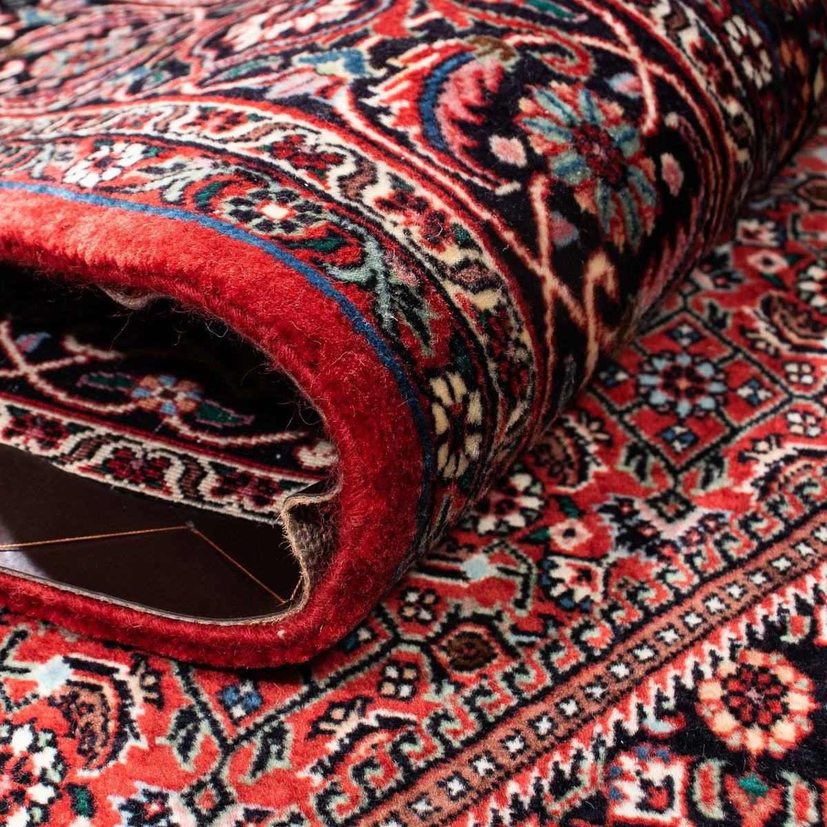 Persisk matta - Bijar - 252 x 172 cm - mörkröd