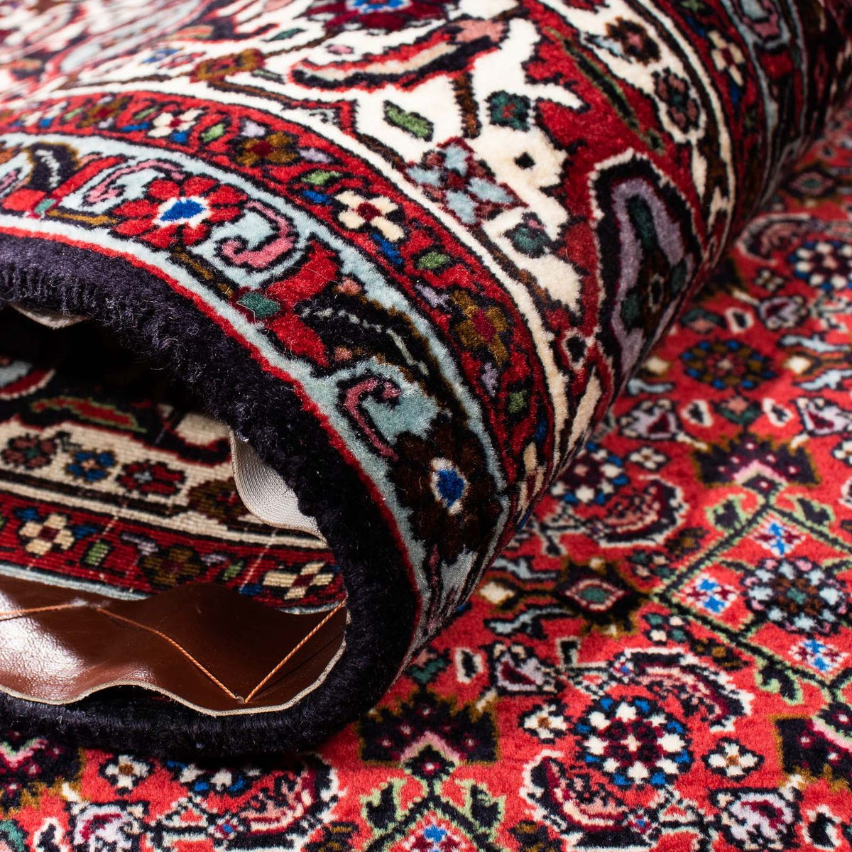 Persisk matta - Bijar - 257 x 173 cm - mörkröd