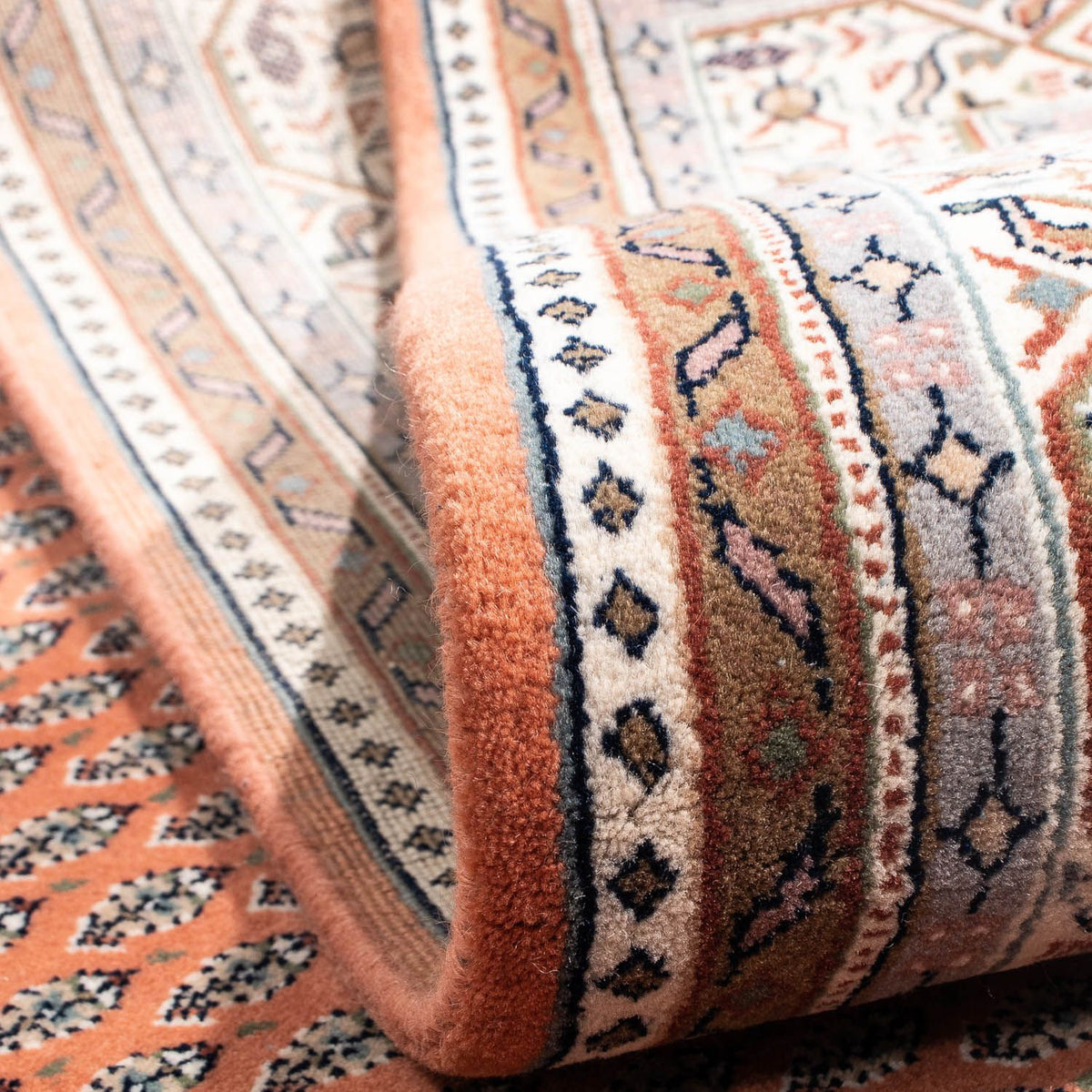 Persisk matta - Tabriz - 243 x 171 cm - ljusröd