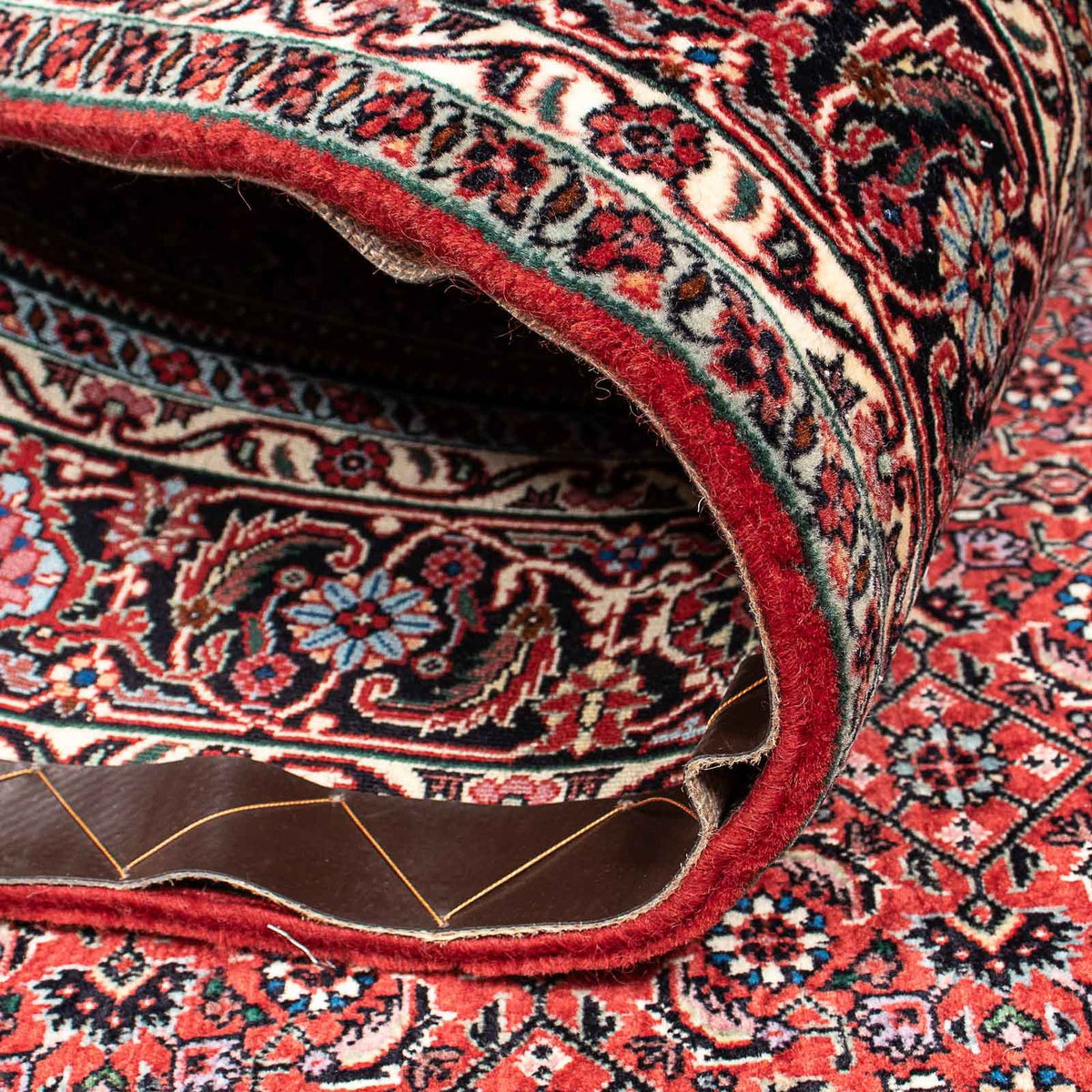 Persisk matta - Bijar - 200 x 133 cm - ljusröd