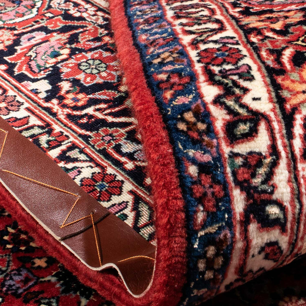 Persisk matta - Bijar - 230 x 175 cm - mörkröd