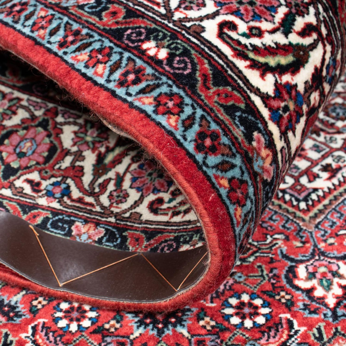 Persisk matta - Bijar - 209 x 140 cm - ljusröd