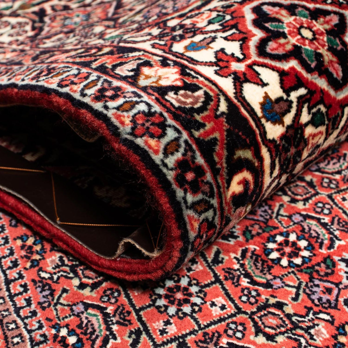 Persisk matta - Bijar - 251 x 202 cm - mörkröd