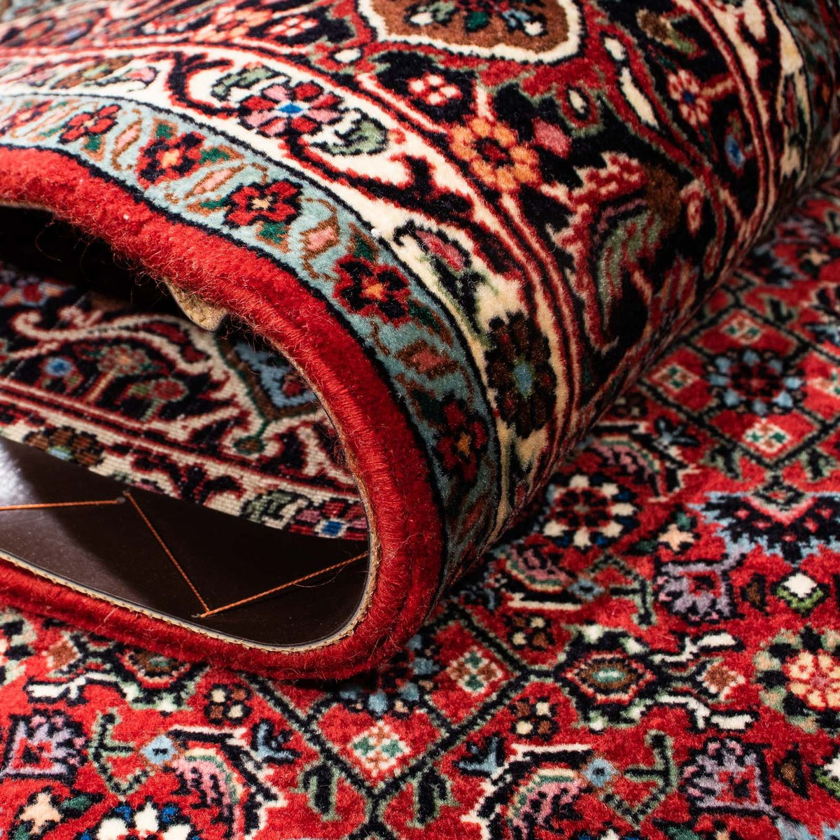 Persisk matta - Bijar - 251 x 176 cm - mörkröd