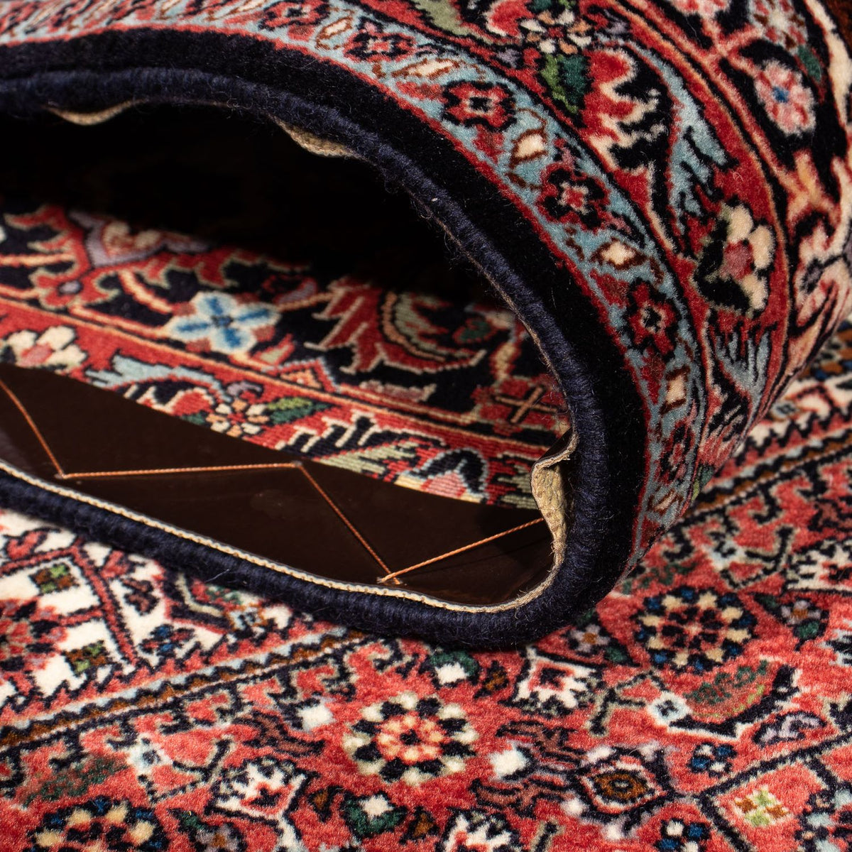 Persisk matta - Bijar - 317 x 201 cm - mörkröd