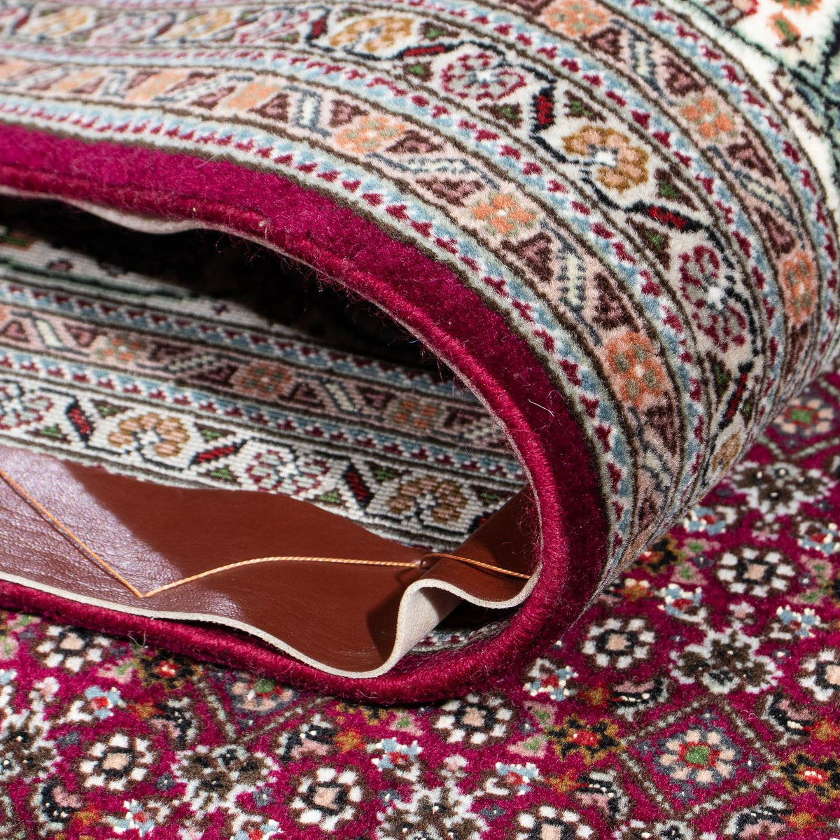 Persisk matta - Tabriz - 303 x 204 cm - mörkröd