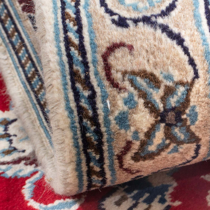 Persisk matta - Nain - 133 x 89 cm - mörkröd