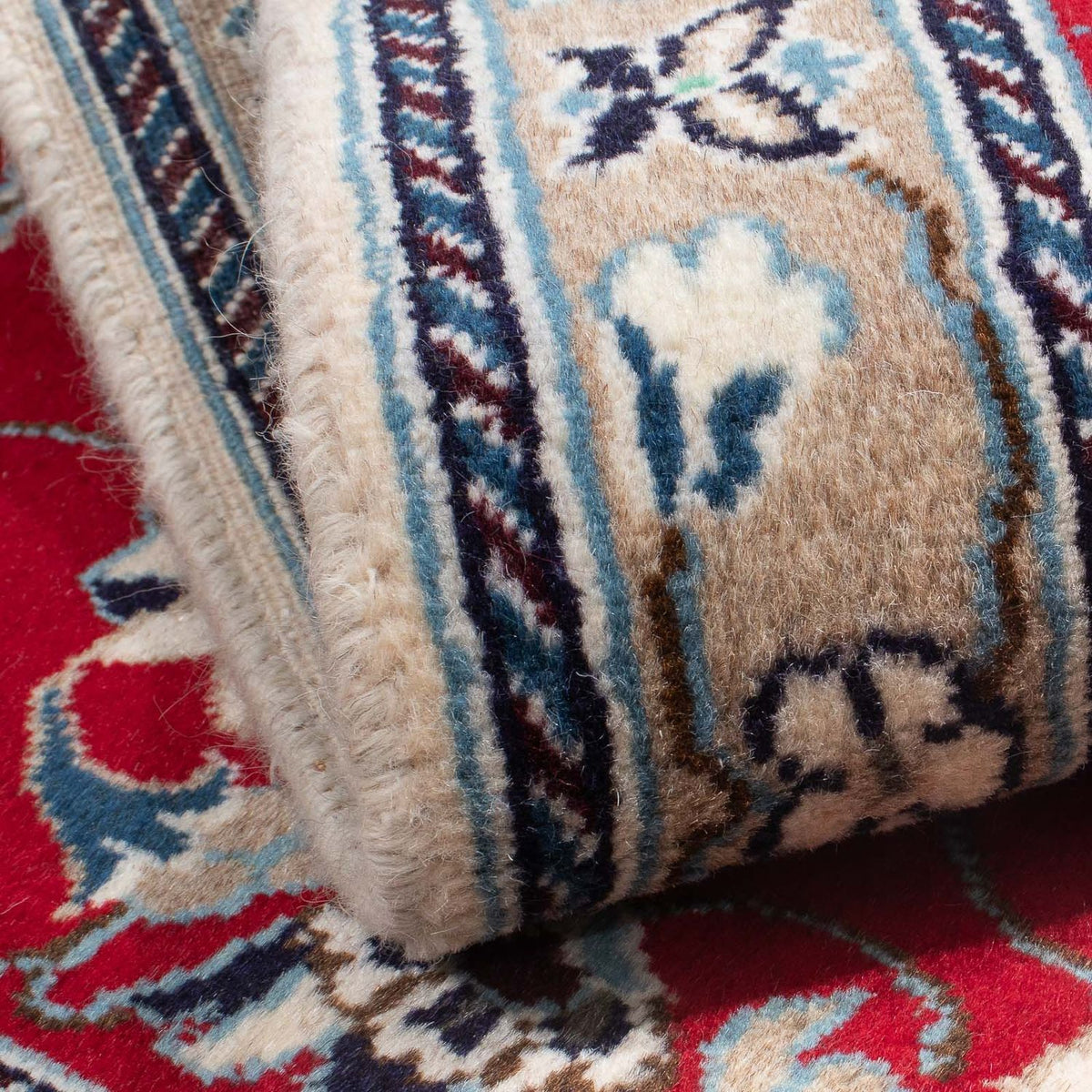 Persisk matta - Nain - 134 x 89 cm - mörkröd