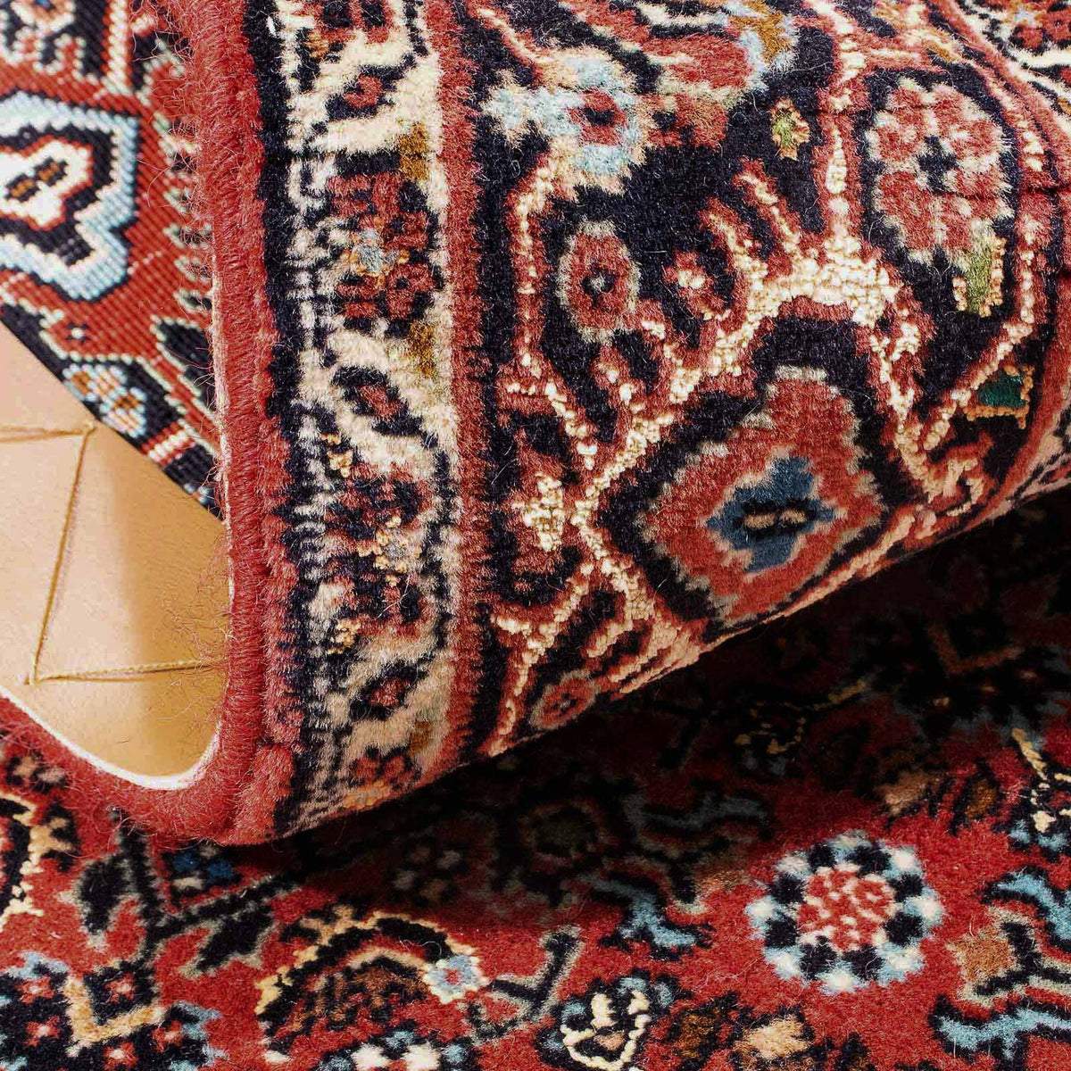 Persisk matta - Bijar - 137 x 96 cm - mörkröd