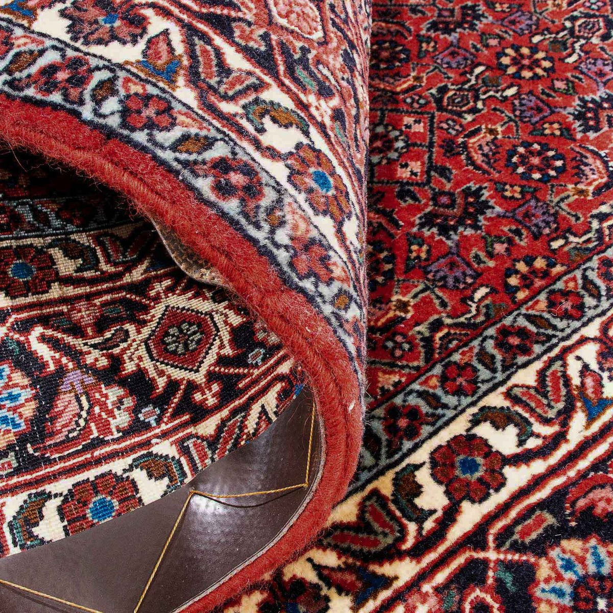 Persisk matta - Bijar kvadrat  - 126 x 124 cm - röd