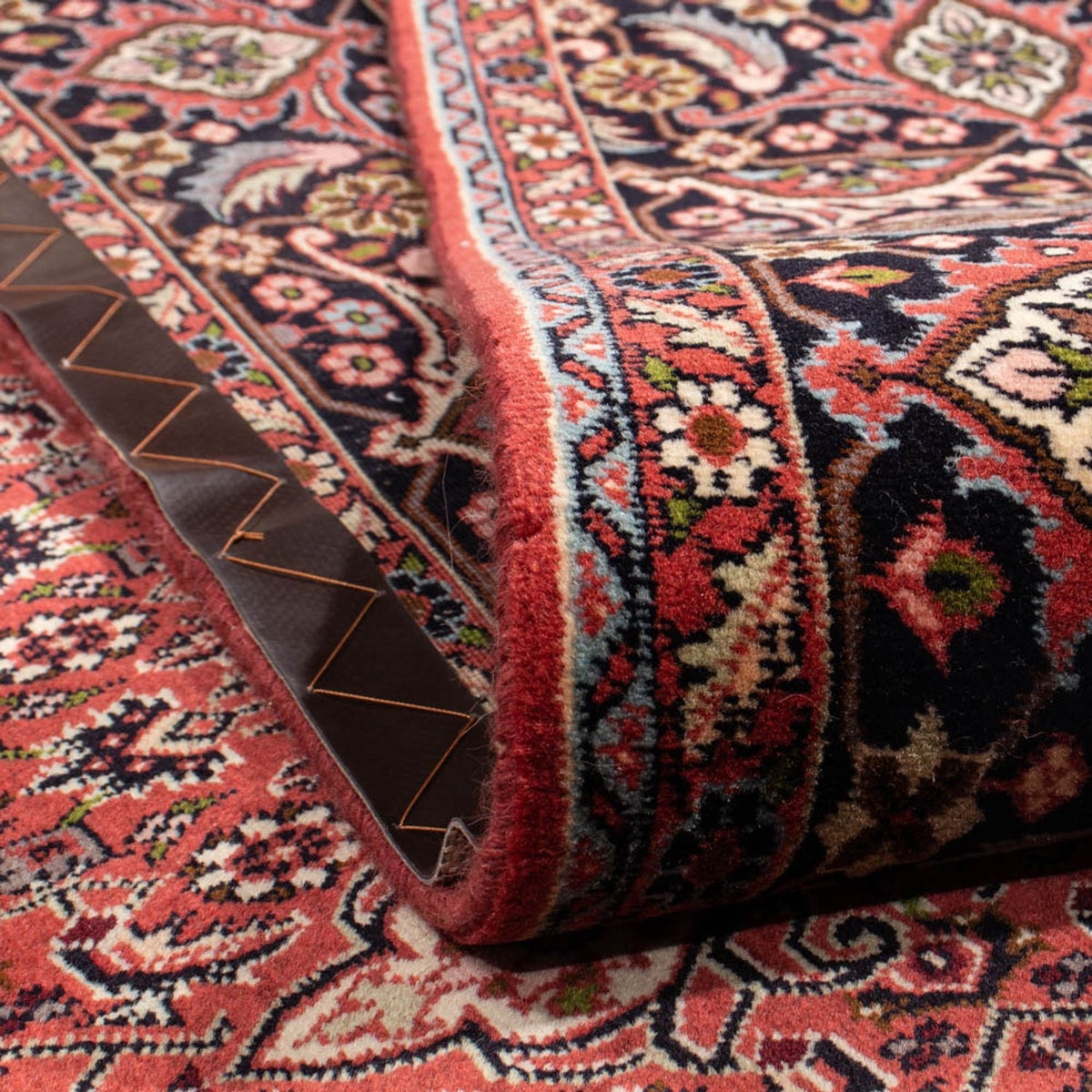 Persisk matta - Bijar - 343 x 250 cm - mörkröd