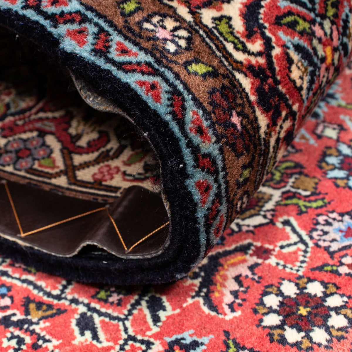 Persisk matta - Bijar - 242 x 135 cm - röd