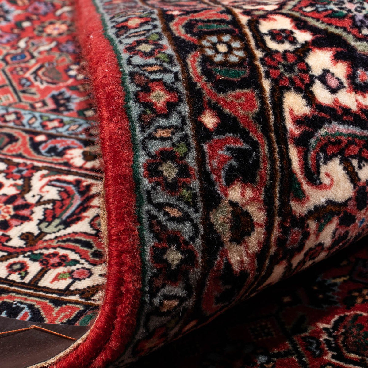 Persisk matta - Bijar - 243 x 173 cm - mörkröd