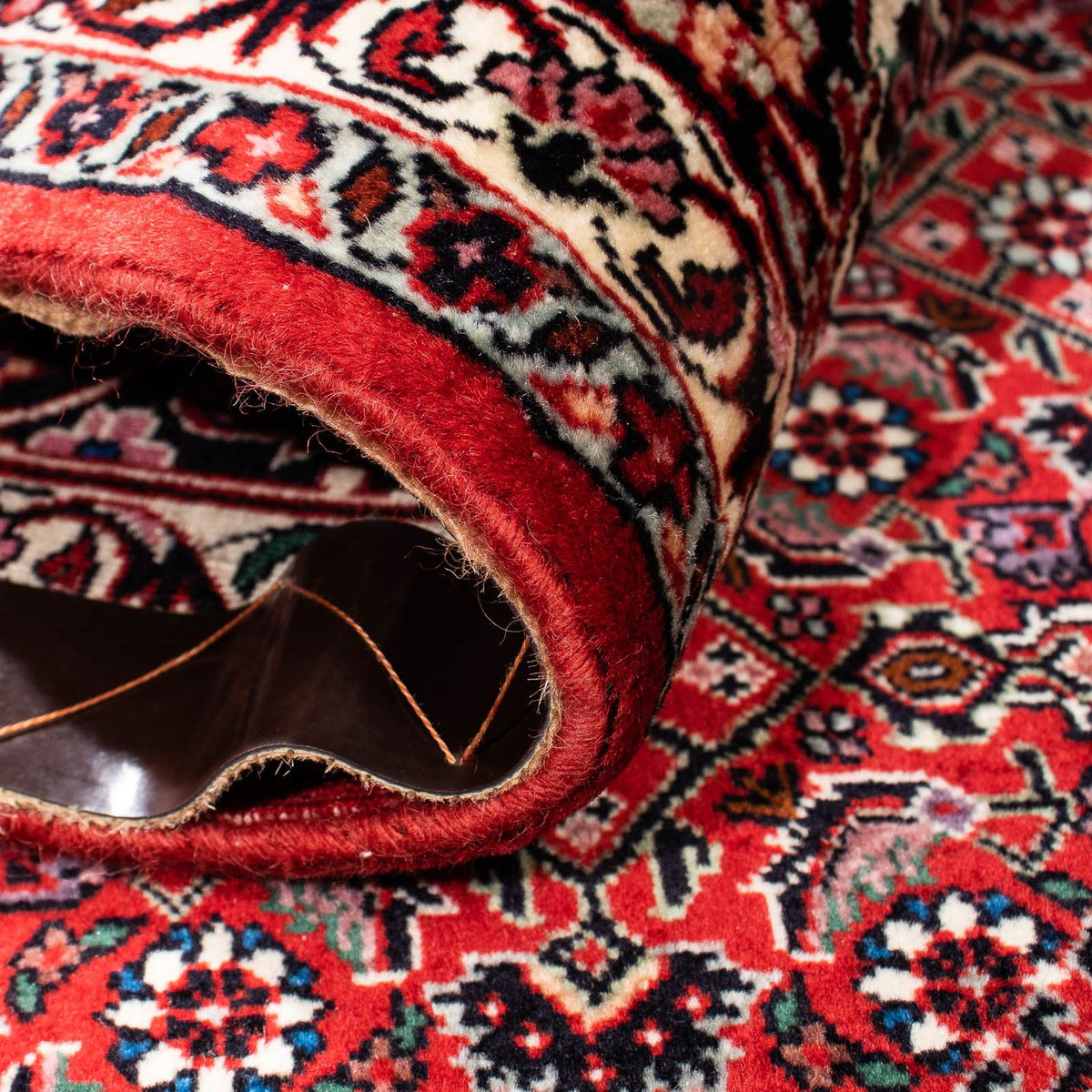 Persisk matta - Bijar - 246 x 170 cm - mörkröd