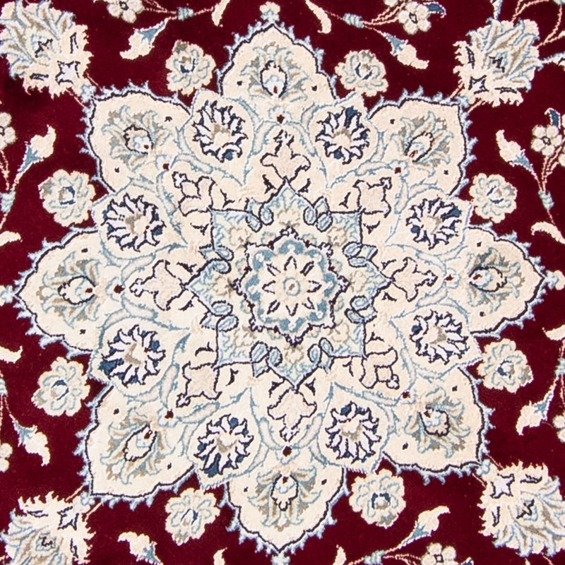 Persisk matta - Nain runt  - 245 x 245 cm - mörkröd