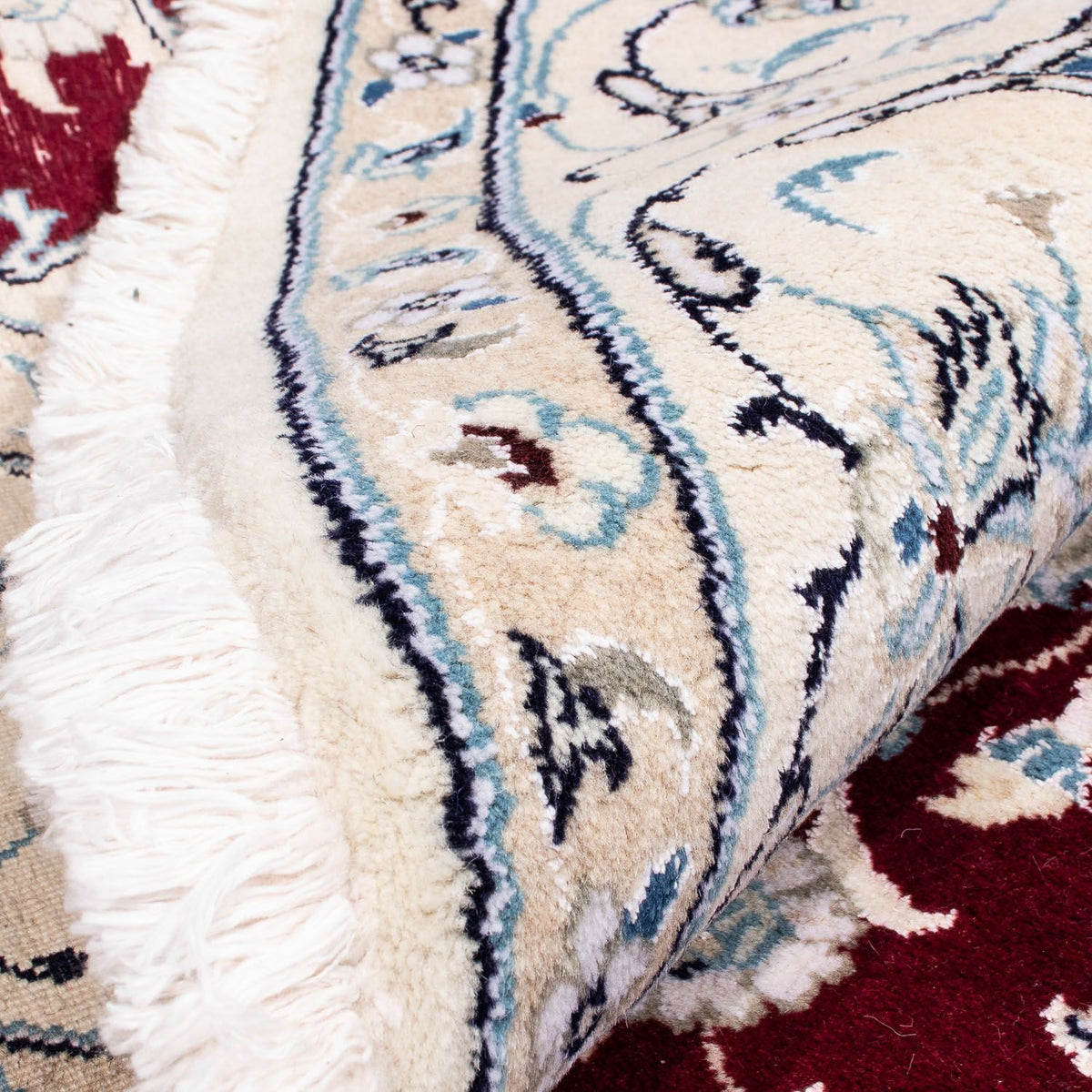 Persisk matta - Nain runt  - 245 x 245 cm - mörkröd