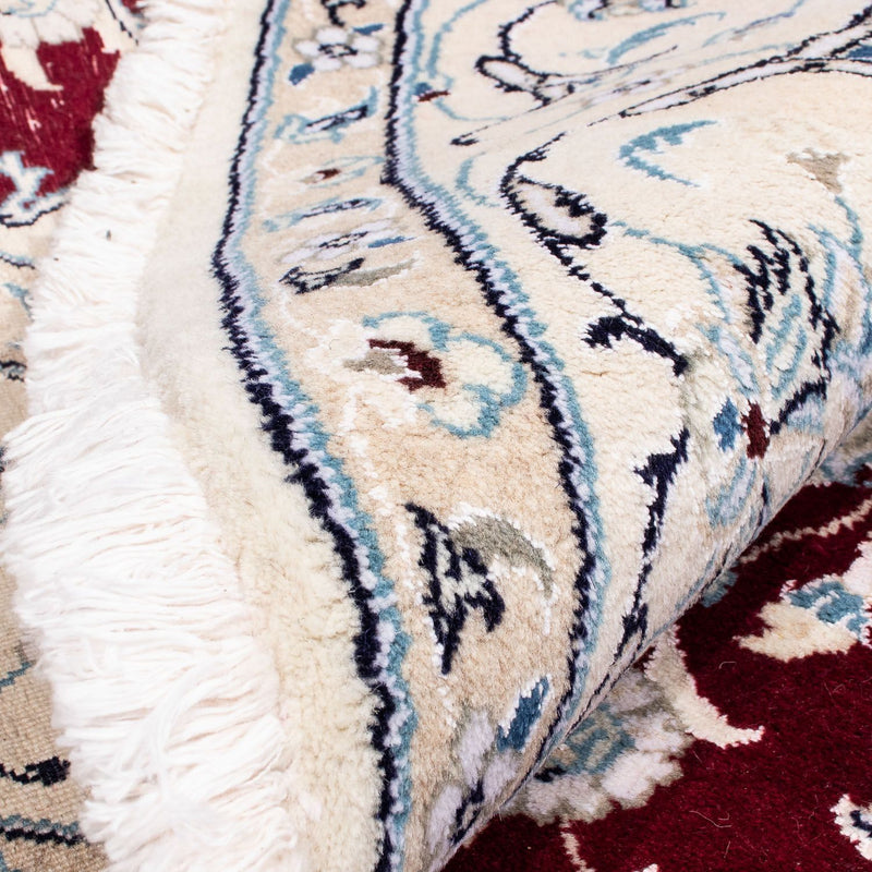 Persisk matta - Nain runt  - 245 x 245 cm - mörkröd