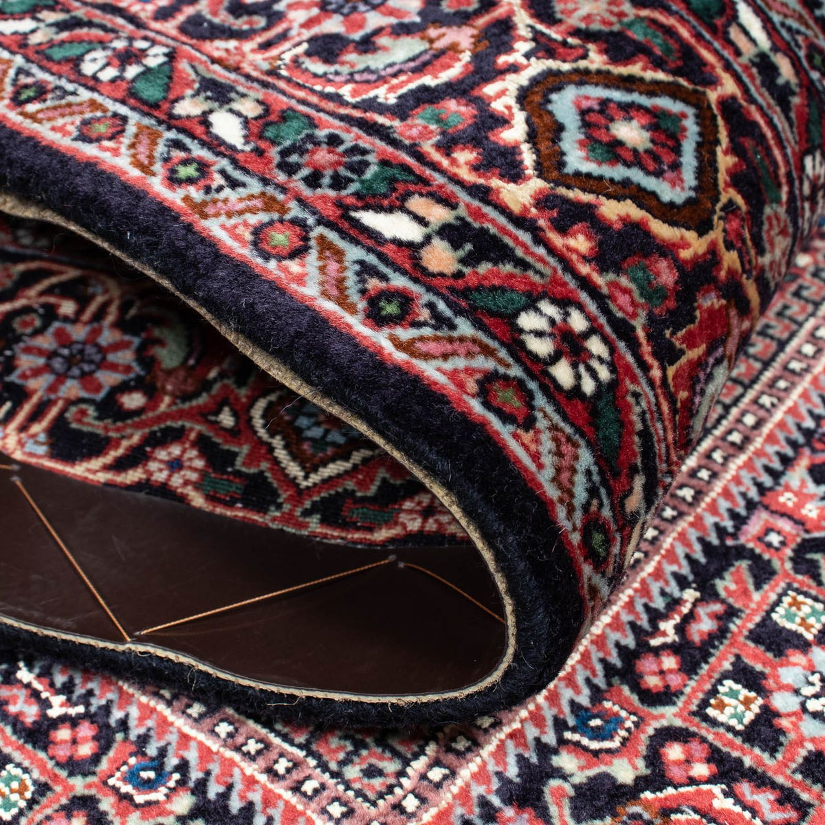 Persisk matta - Bijar - 210 x 136 cm - ljusröd