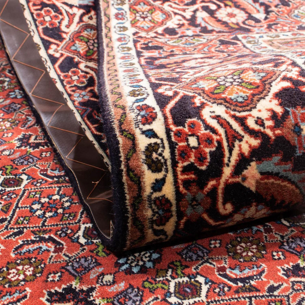 Persisk matta - Bijar - 246 x 172 cm - mörkröd