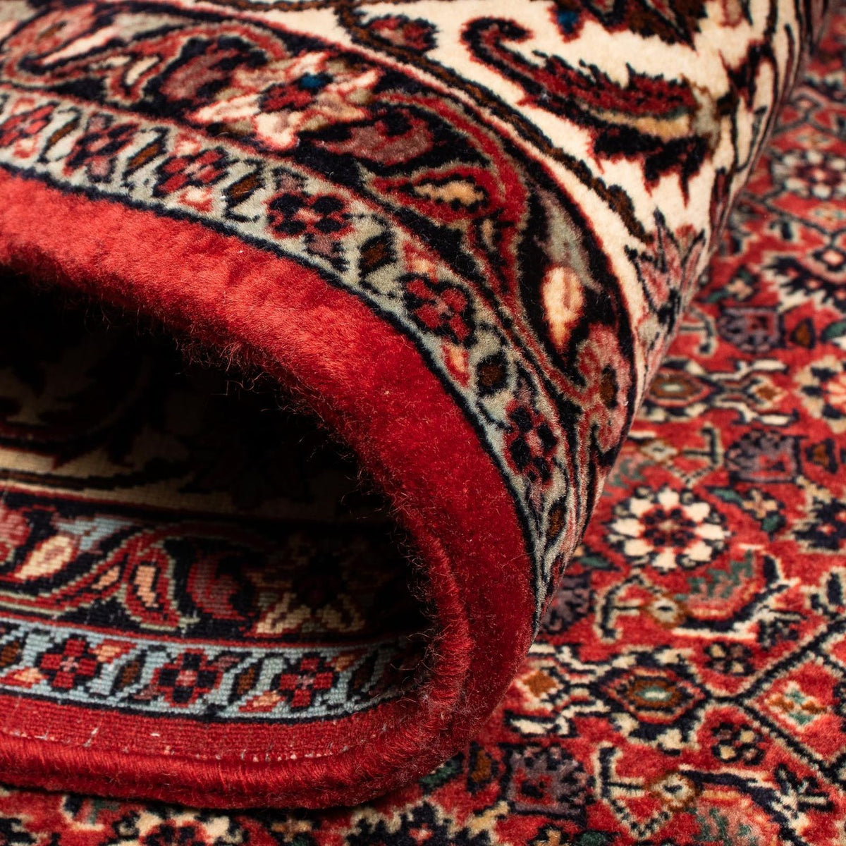 Persisk matta - Bijar - 255 x 205 cm - mörkröd