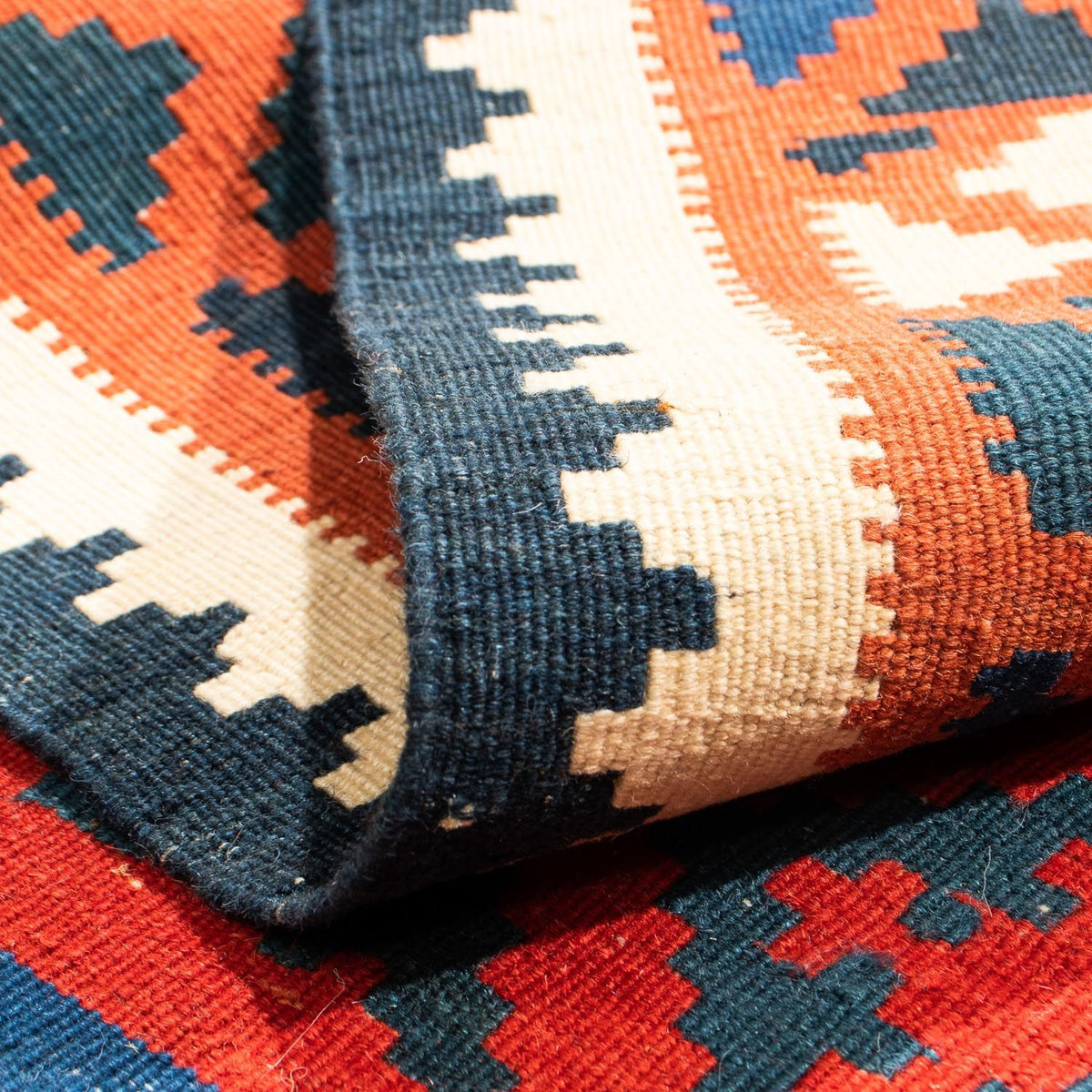 Kelim Carpet - orientalisk matta kvadrat  - 104 x 102 cm - mörkröd