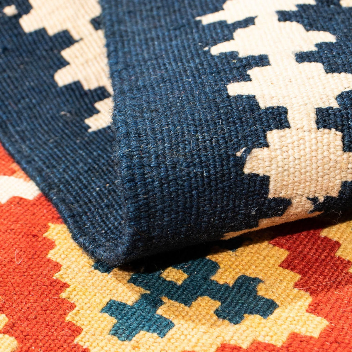 Kelim Carpet - orientalisk matta kvadrat  - 105 x 103 cm - mörkröd