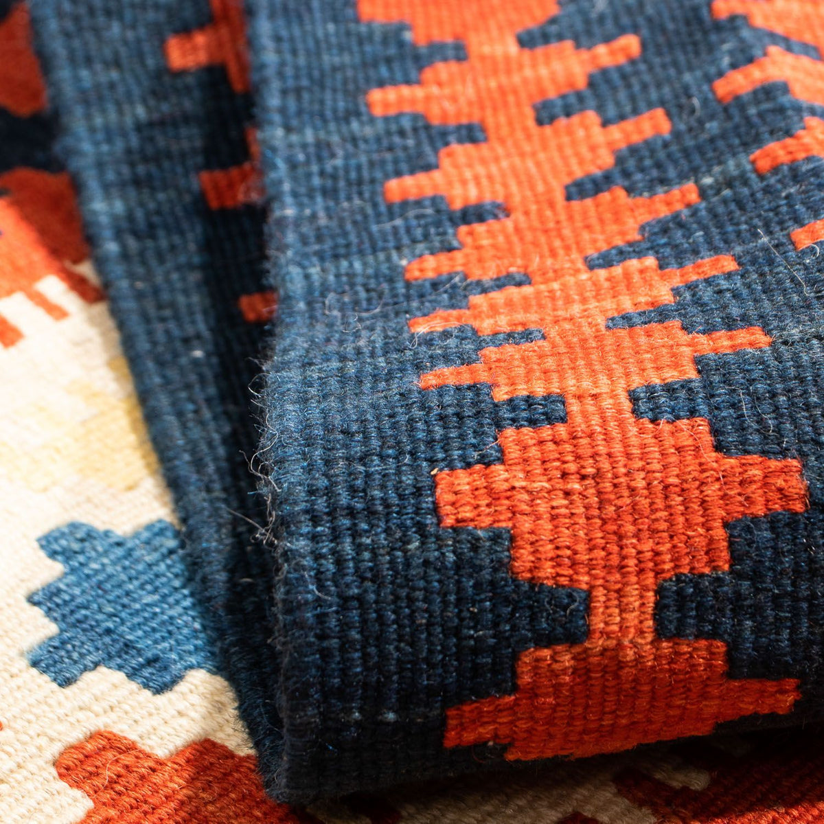 Kelim Carpet - orientalisk matta kvadrat  - 107 x 100 cm - mörkröd