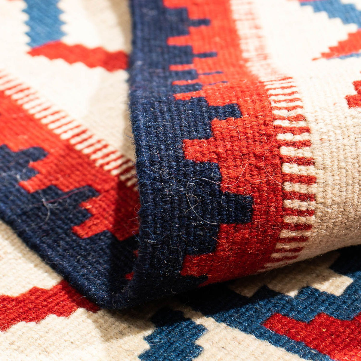 Kelim Carpet - orientalisk matta kvadrat  - 106 x 103 cm - mörkröd