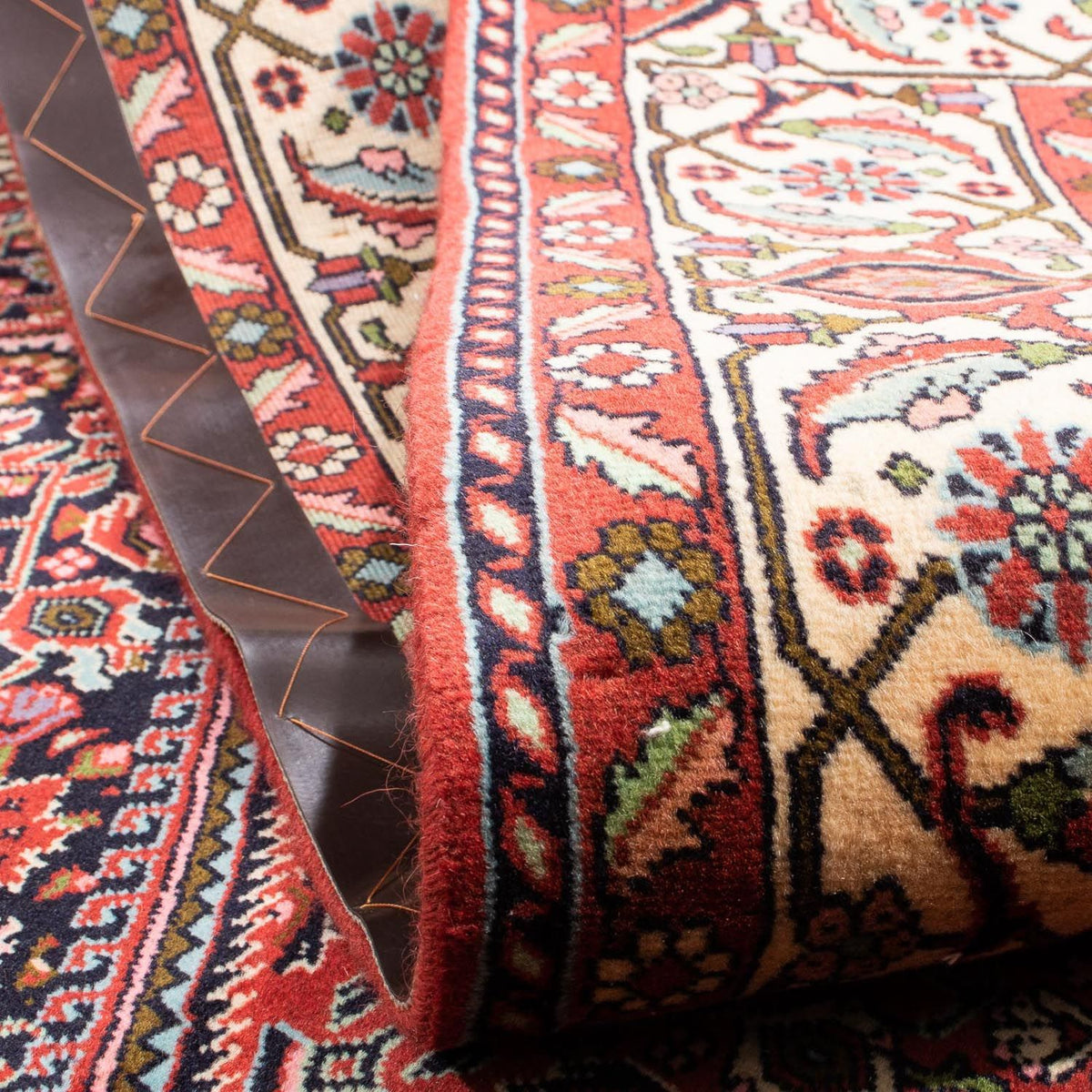 Persisk matta - Bijar - 240 x 173 cm - röd