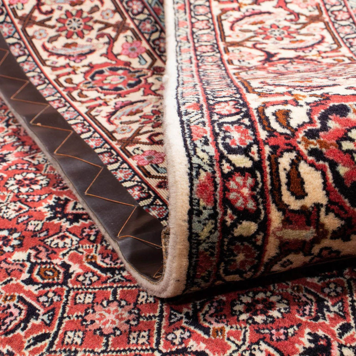 Persisk matta - Bijar - 305 x 198 cm - mörkröd